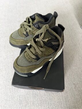 Jordan 4 Retro - 7c -Olive Green Kids High-Top Sneakers (FB9930-200)